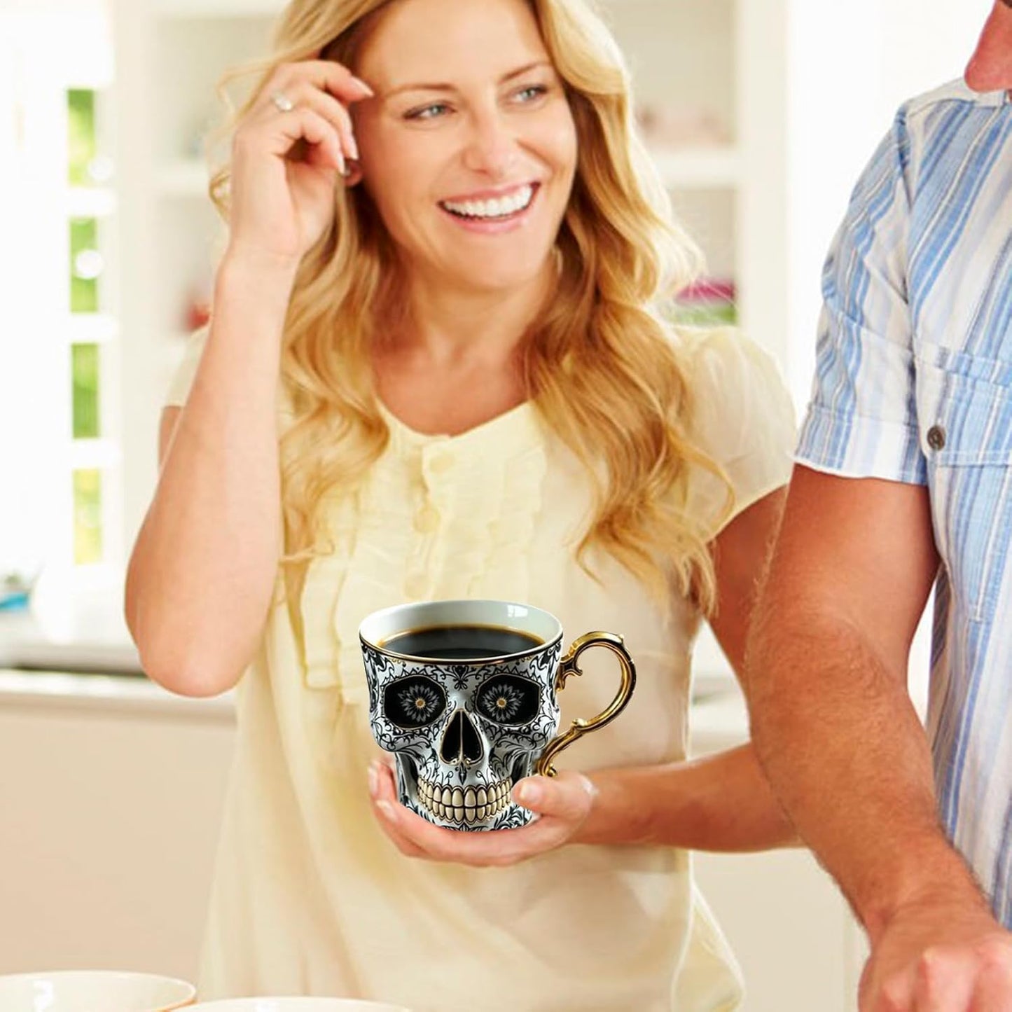 Skull Coffee Mug Halloween Resin Coffee Cup Skeleton Head Mug Street Fashion Drinkware Collectible Decoration Dark Art for Home Hotel Camping Dorm Apartment